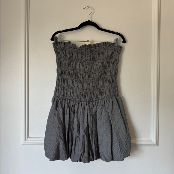 🥀SOLD🥀🥀NWT Anthropologie Strapless Smocked Mini Dress - Picture 2 of 6